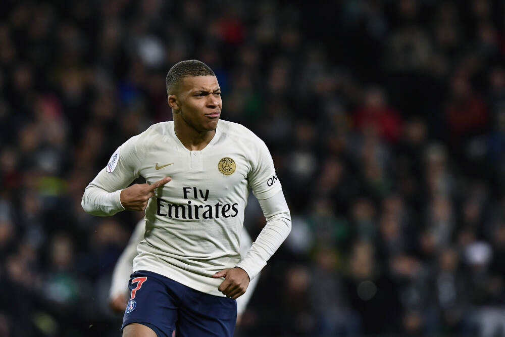 冬天的马球王！马赫雷斯开场1分20秒闪击，阿尔及利亚1-0领先苏丹